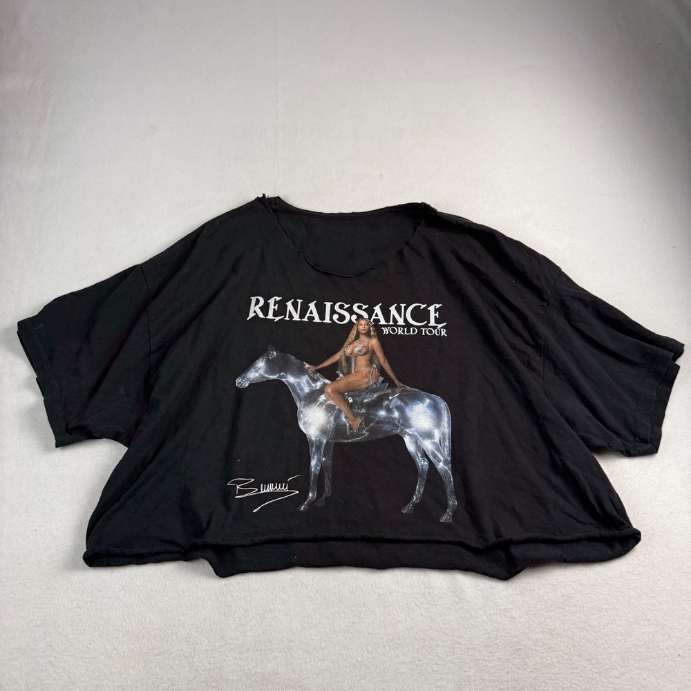 Beyonce Renaissance World Tour 2023 Black Graphic Tee Cropped‎